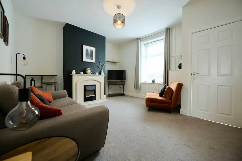 Cosy 2 Bedroom house, Contractors, Families, Relocations - Image 1