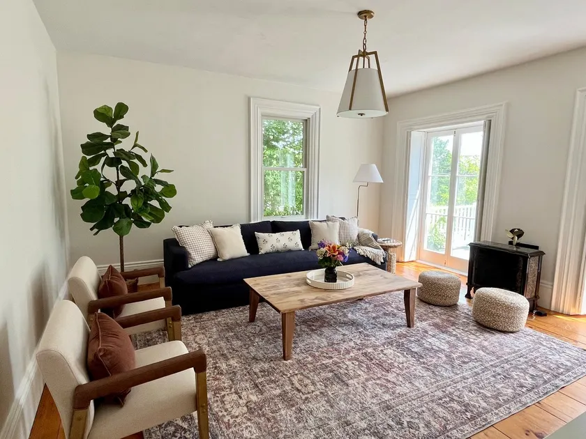 Coastal 4BR Farmhouse, 20 min to Boothbay - Image 1