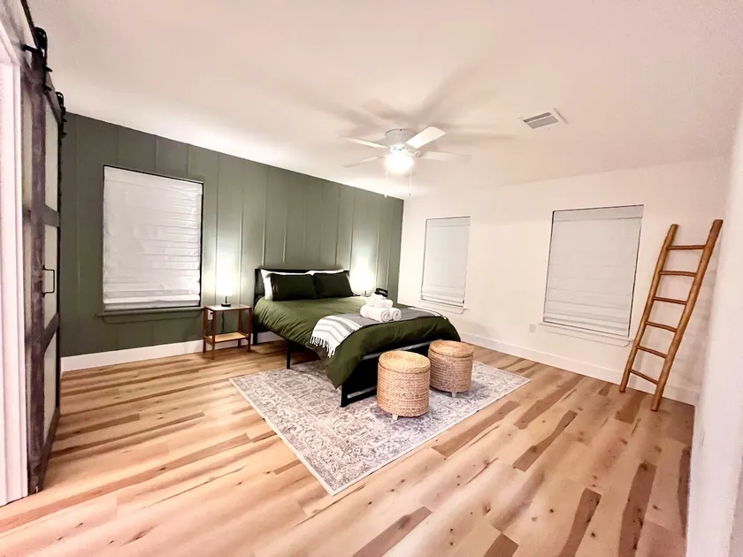 BTX Modern Farmhouse - Image 1