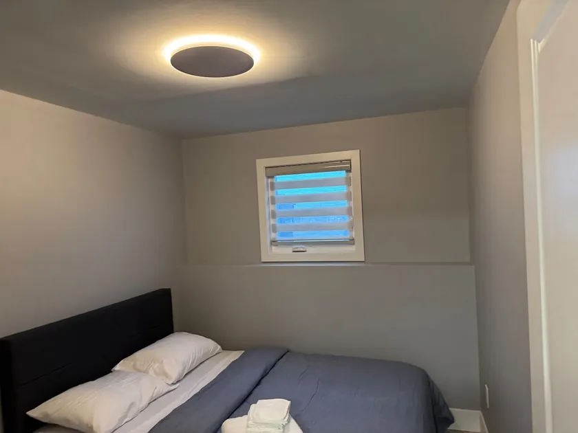 Spacious two bedroom apartment - Image 1