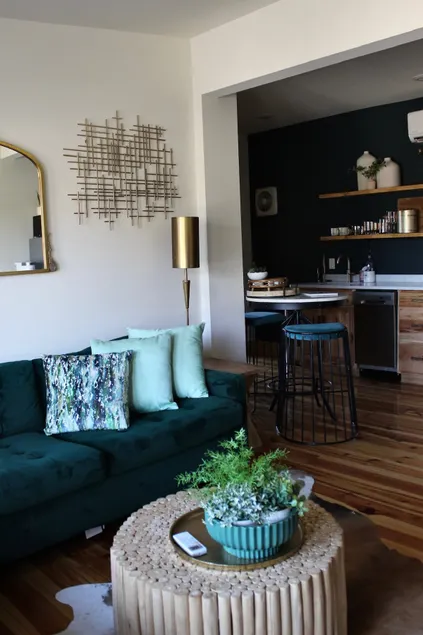 Cozy & Chic Suite on Manning - Image 1