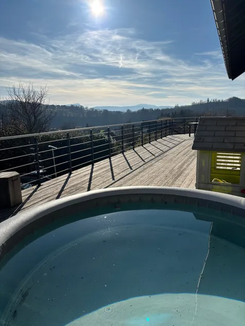 Family Paradise: Ball Pit, Jacuzzi & Pétanque - Image 1