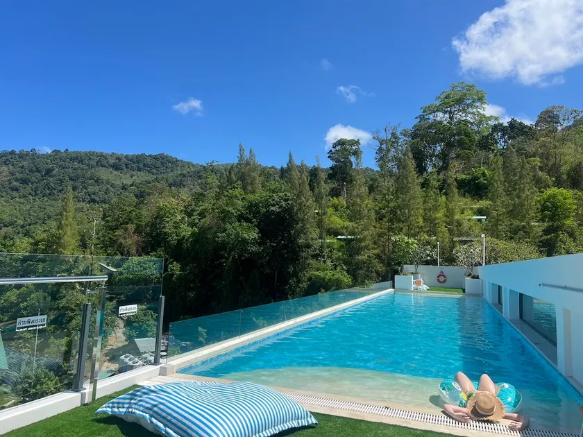 Charming 1 bedroom apartment, walk to beach, high speed internet, shared office - Image 1