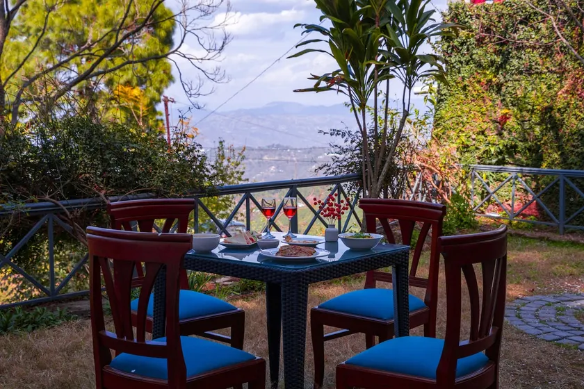 3-BHK Escape with Lush Garden & Magnificent Views - Image 1
