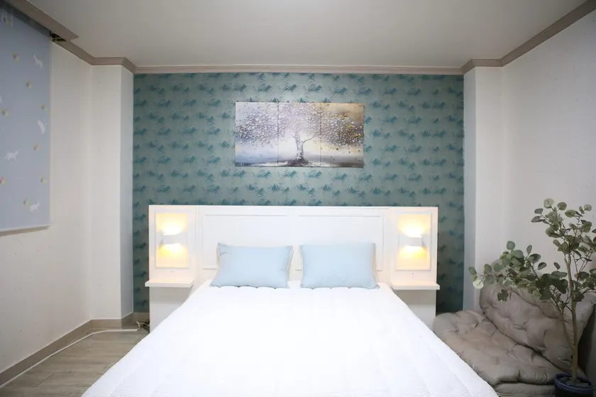 89㎡/3 rooms/6 people/spacious rooms/5 minutes to Daegu Station/dryer/5 minutes to Dongseong-ro/clean/family/group/clean/Daegu Room - Image 1