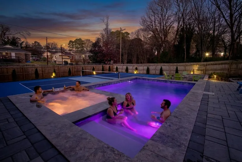 Charlotte Winter Hot Tub + Pickleball Stay - Image 1