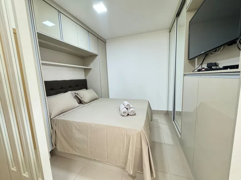 Studio with 2 beds, central air - Image 1
