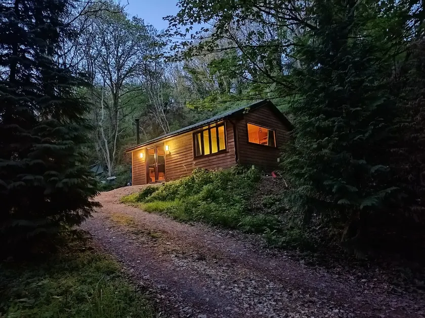 Stream-side cabin and sauna - Image 1