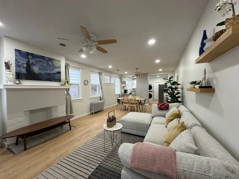 Squirrel Hill Modern & Cozy 3BR/2BA Retreat - Image 1