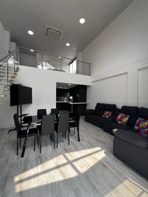Penthouse apartment with spectacular views - Image 1