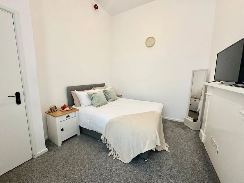 City Centre - Long Stay Ready LuxeSuites 2BR - Image 1