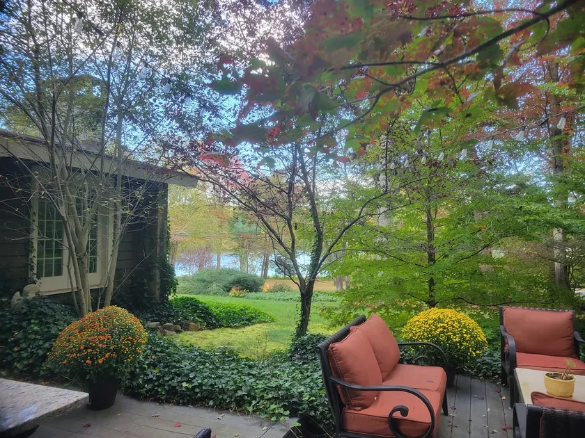 Water View Mid Century Home in Essex CT, 4 Kayaks - Image 1