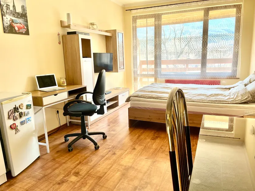 Sapphire Studio - Image 1