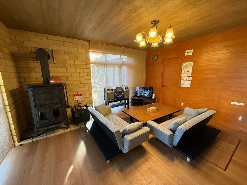 Bake, light, sing, private Usami villa. - Image 1