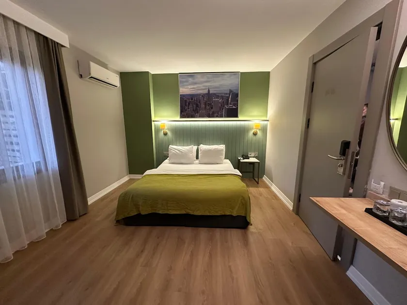 If You Book This Room, You'll Be Happy Today, Tomorrow - Image 1