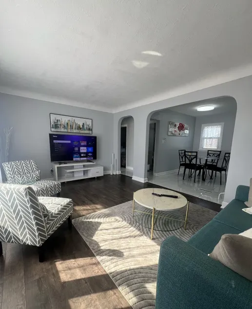 Embrace coziness in the heart of Niagara region - Image 1