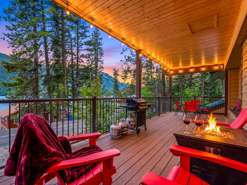 Heavenly Lake Haven -Relax at this Peaceful Home - Image 1