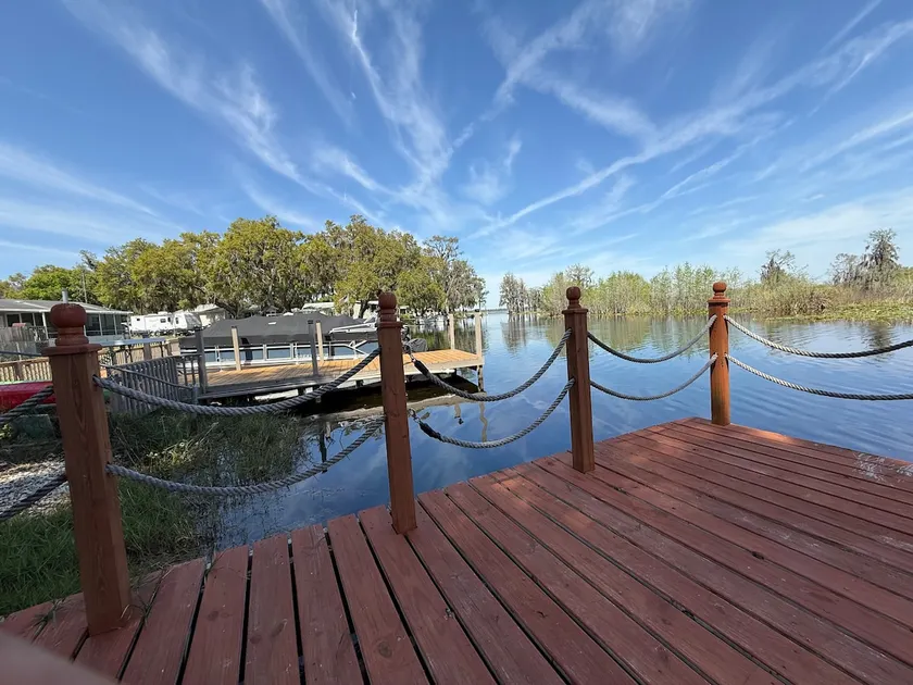 The Bamboo house on the lake - Image 1
