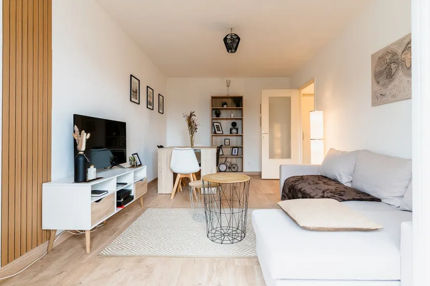 The Contemporary – Fully Equipped + Private Parking - Image 1