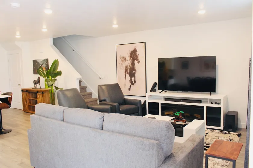 Modern, New Townhouse - Image 1