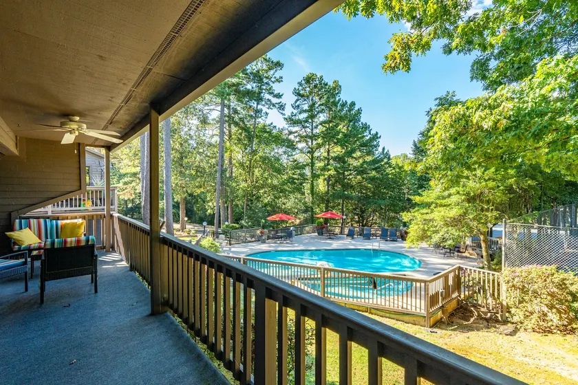 2/2 Poolside Condo Close to Oaklawn Pets Welcome! - Image 1