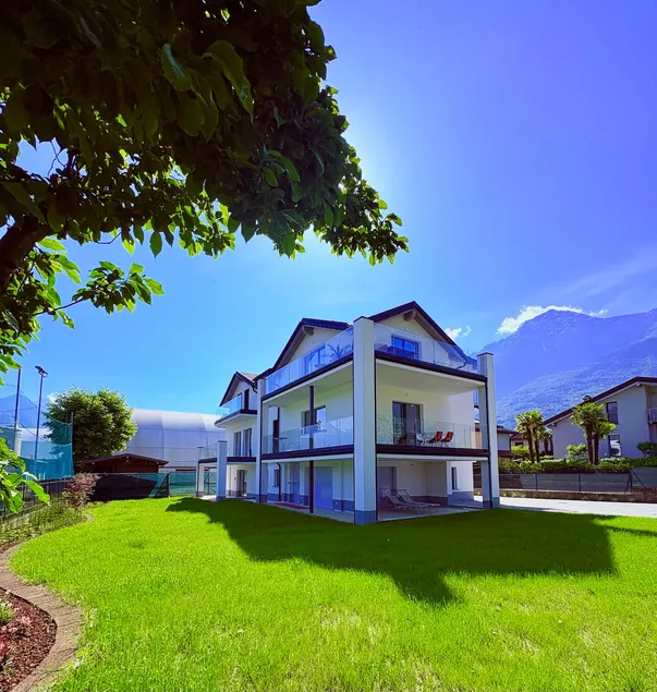 Top floor design apt, 3bd, 2bt! - Image 1