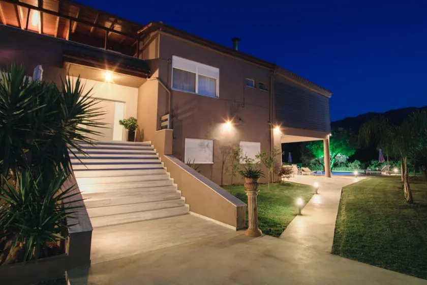 Villa Felenia - Luxury Escape - Image 1