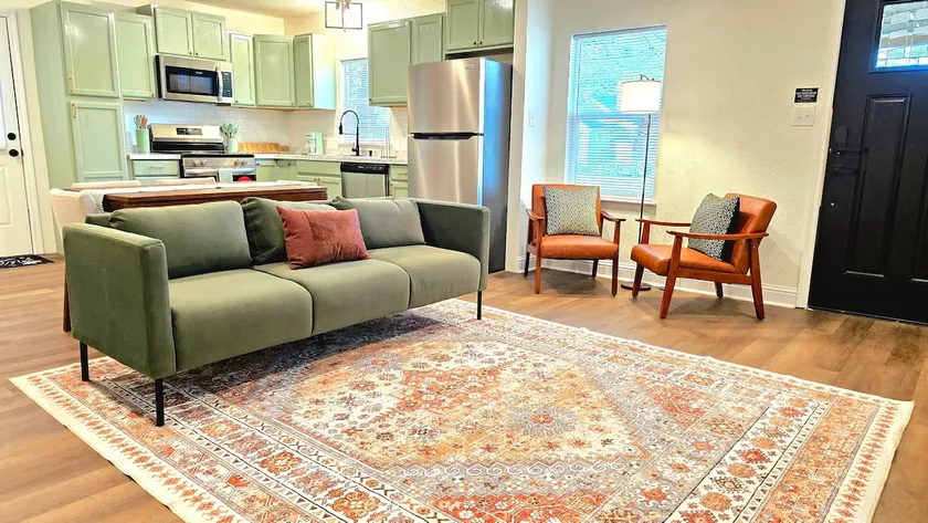 Charming & Stylish | Sleeps 6 - Image 1