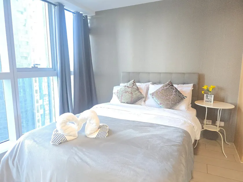 Uptown Parksuites Tower 1 BGC - Image 1
