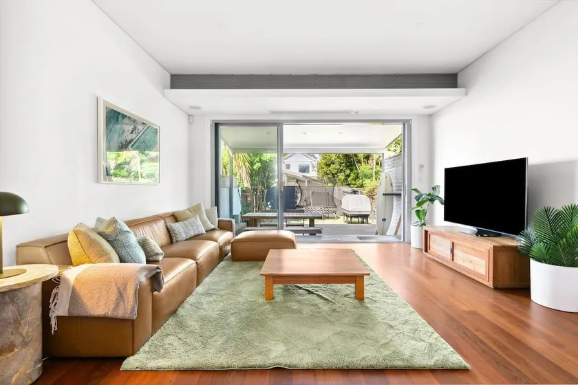 Clovelly Gables—Classic Seaside Abode near Bronte - Image 1