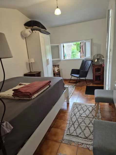 Independent air-conditioned accommodation with exotic garden - Image 1