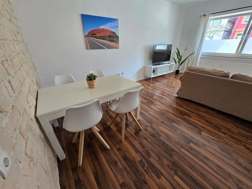 Dortmund, Super2, 5-room apartment - Image 1