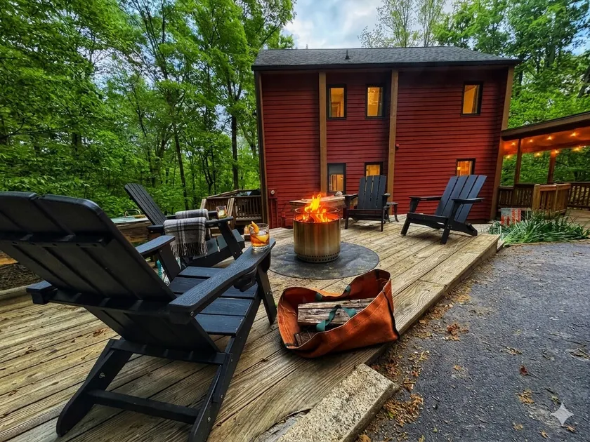 Foxwood at Stoney Creek Wintergreen & Wine Trail - Image 1