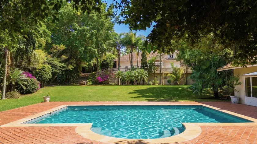 Villa with Pool in Vila Real Luxury Condominium - Image 1