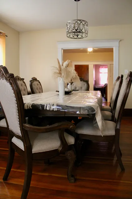 Comfortable spacious 2-bedroom - Image 1