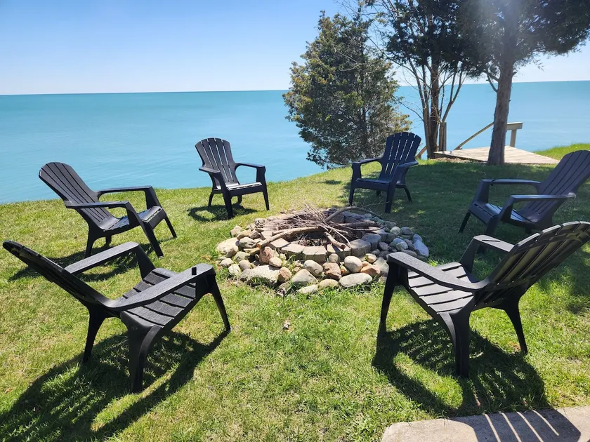 Pleasant View Cottage with Beach - Image 1