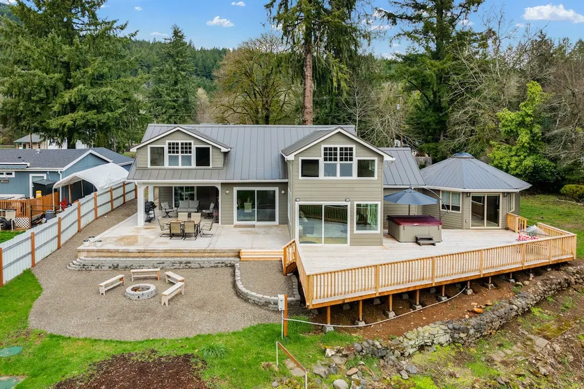 River's Rest: Waterfront, Hot Tub & Fire Pit - Image 1