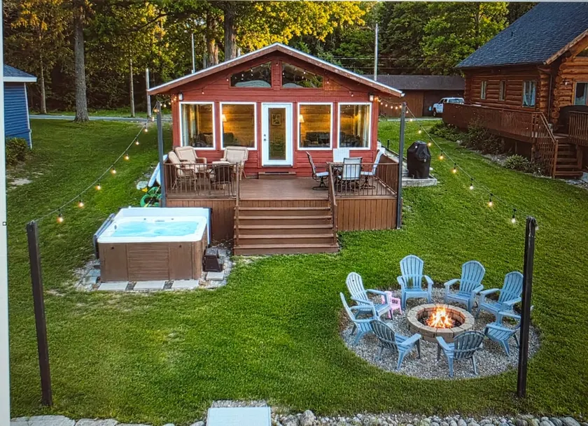 Lakefront Cottage-Kayaks, Hot Tub, Firepit & Dock - Image 1