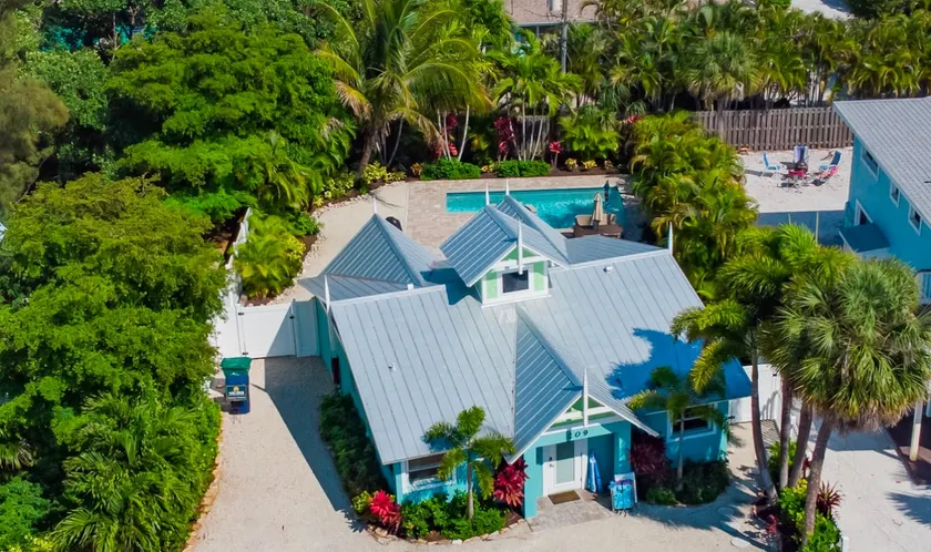 Sea Shack - 2bd/2ba POOL Home - Image 1