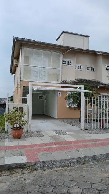 Modern House in the Heart of Criciúma. - Image 1
