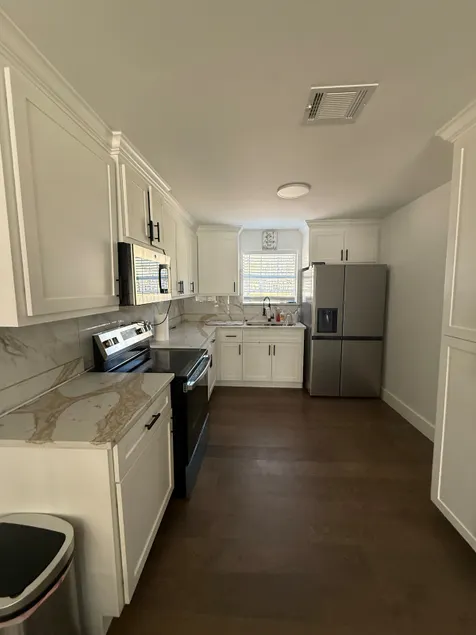 Cozy house in the outskirts of Houston - Image 1