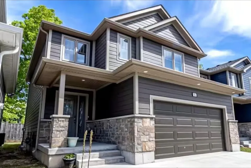 Home Away from Home in Grand Bend - 5 mins walk to the beach! - Image 1