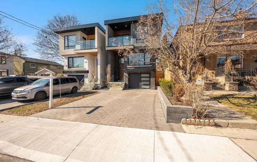 Luxury Designer Home - 4 BDR - 10 min to Downtown - Parking - Image 1