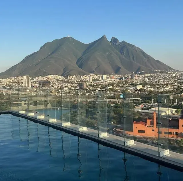 Close to Access 9, Parque Fundidora, and Lago StaLucía - Image 1