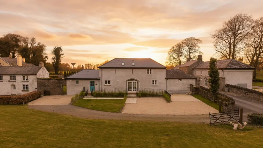 Charming Coach House on Estate Farm in Countryside - Image 1
