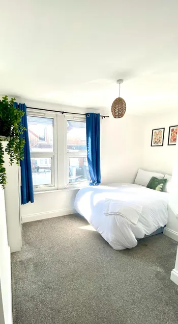 4 bed 2 bath House in medway - Image 1