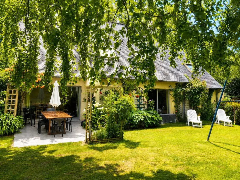Fredeligt hus mellem hav og skov nær Perros-Guirec - Image 1