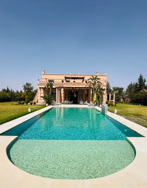 Villa Fleur Bougainvillea - Image 1