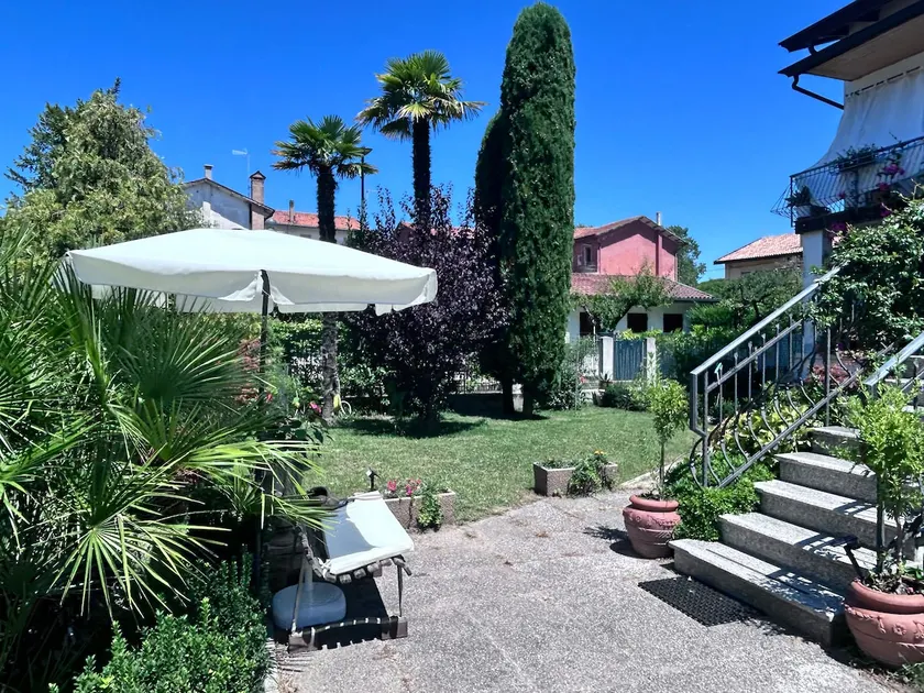 Flowering Garden - Image 1