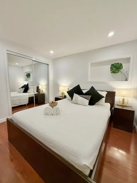 Studio 1BR Private Suite In Oakville - Image 1